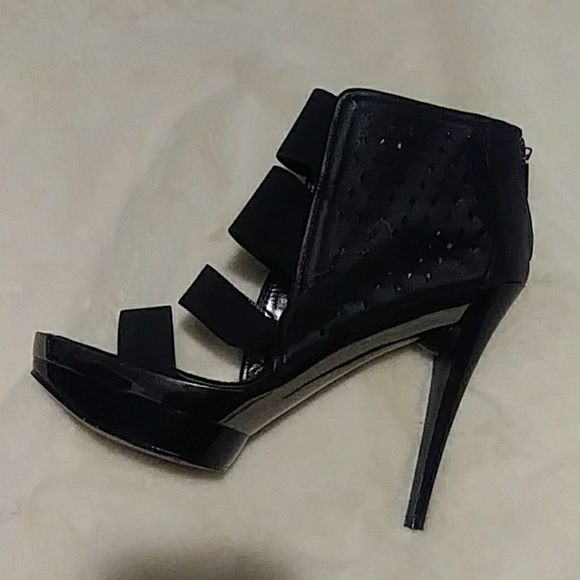 Shoes - Picture 4 of 4